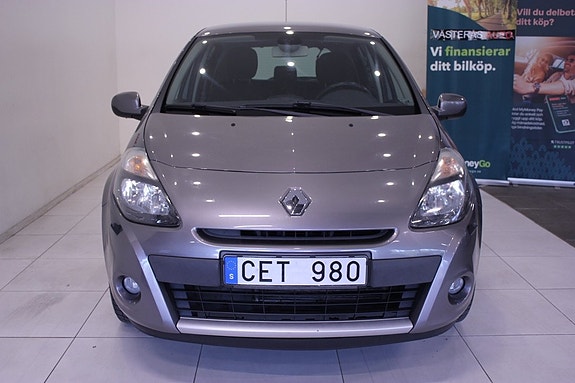 Renault Clio 8 of 27