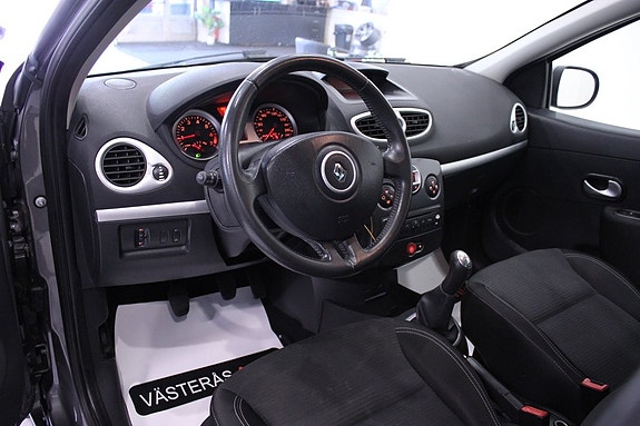 Renault Clio 13 of 27