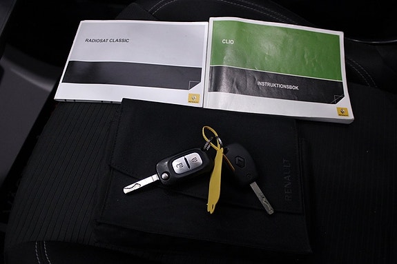Renault Clio 27 of 27