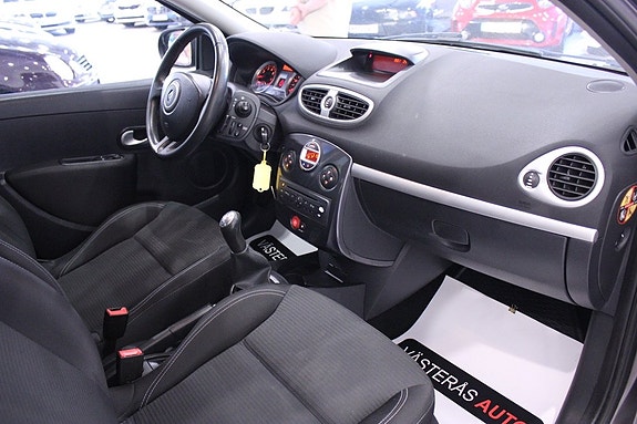 Renault Clio 17 of 27