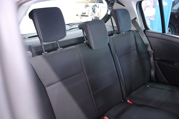 Renault Clio 21 of 27