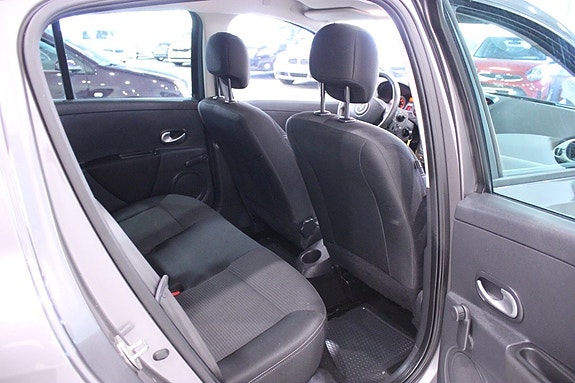 Renault Clio 20 of 27