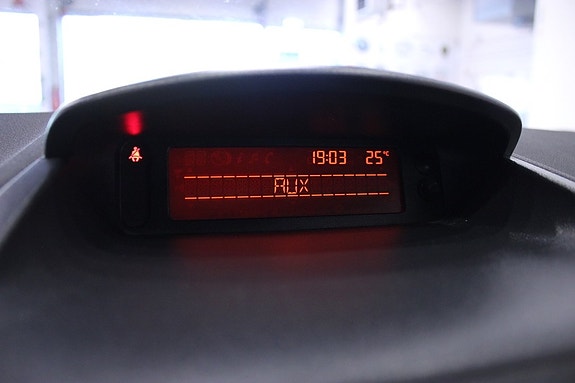 Renault Clio 25 of 27