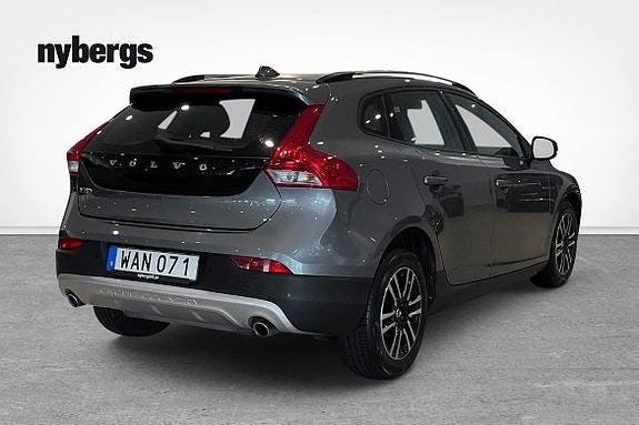 Volvo V40 Cross Country 4 of 10