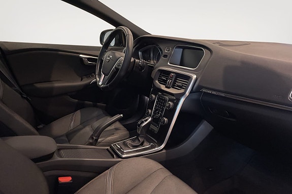 Volvo V40 Cross Country 9 of 10