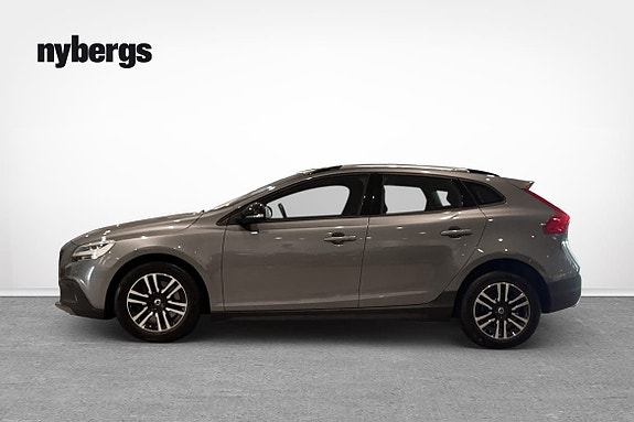 Volvo V40 Cross Country 2 of 10