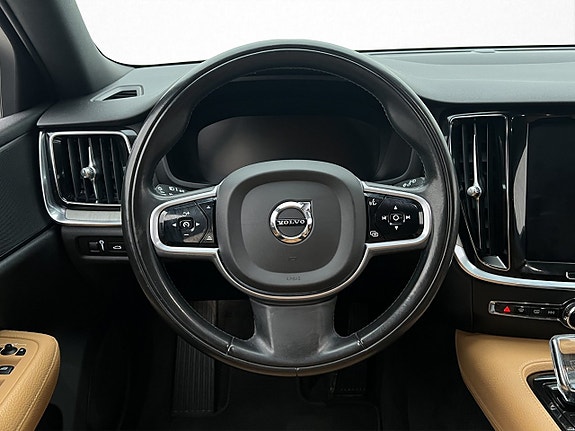 Volvo V60 13 of 30