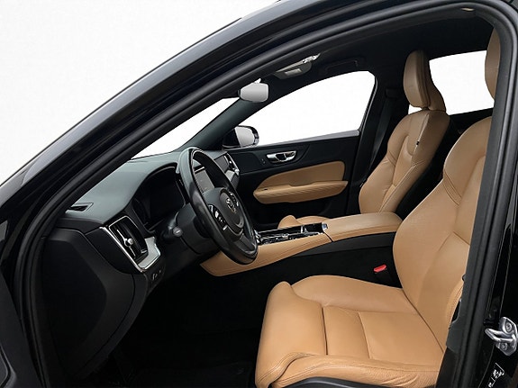 Volvo V60 11 of 30
