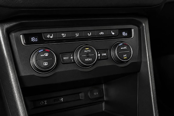 Volkswagen Tiguan 16 of 21