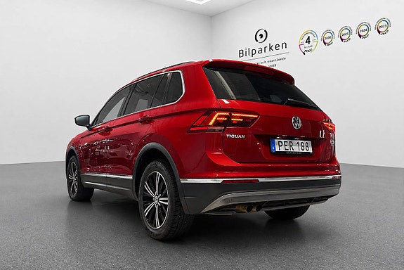 Volkswagen Tiguan 3 of 21