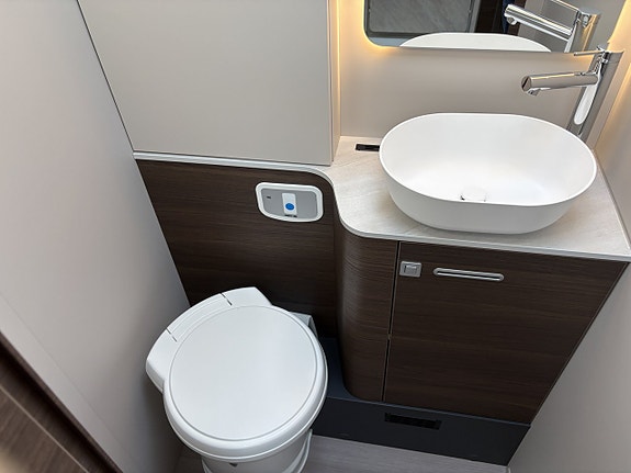 Adria MATRIX SUPREME 670 SL - Fiat MultiJet3 180HP (131 kW) HD 44H 13 of 19