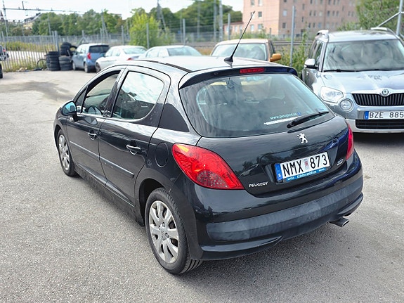 Peugeot 207 8 of 12