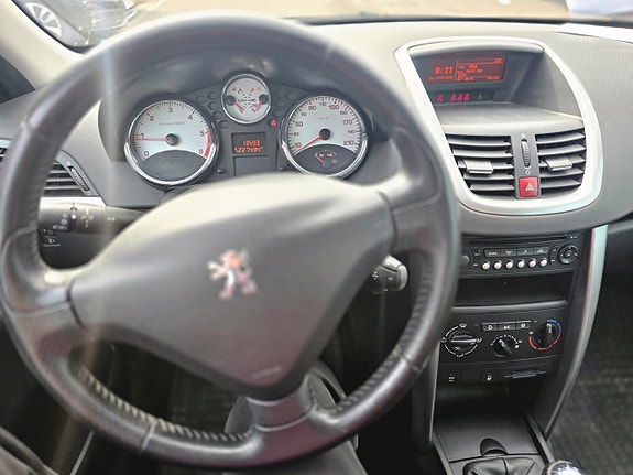 Peugeot 207 12 of 12