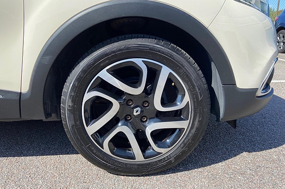 Renault Captur 10 of 28