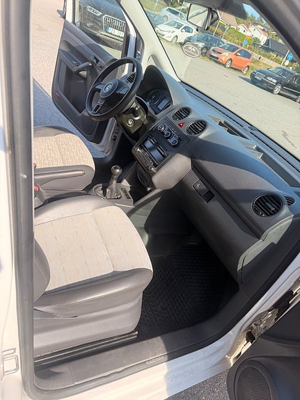 Volkswagen Caddy 14 of 16