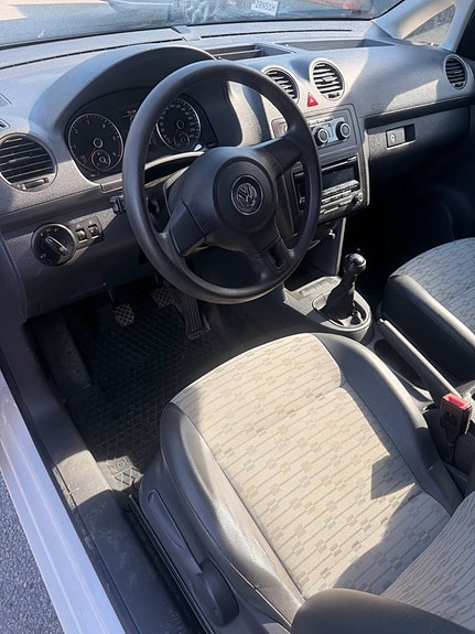 Volkswagen Caddy 10 of 16