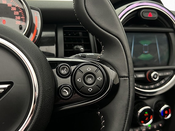 MINI Cooper 19 of 30
