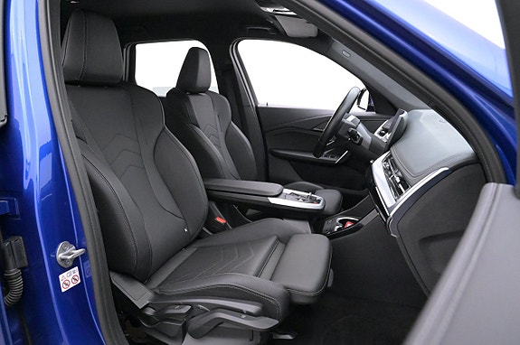 BMW iX1 11 of 27