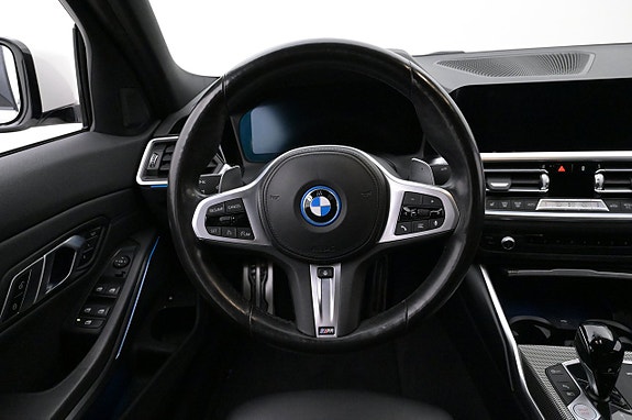 BMW 330e 7 of 27