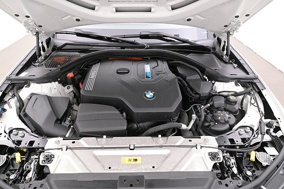 BMW 330e 26 of 27