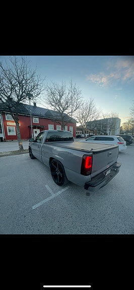 Chevrolet Silverado 1500 3 of 10