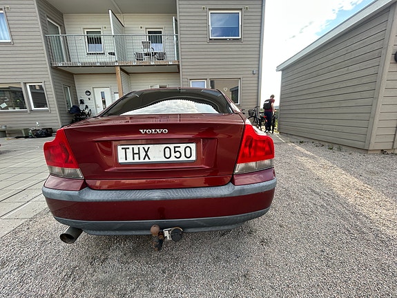 Volvo S60 4 of 6