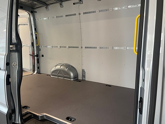 Volkswagen Crafter 13 of 20