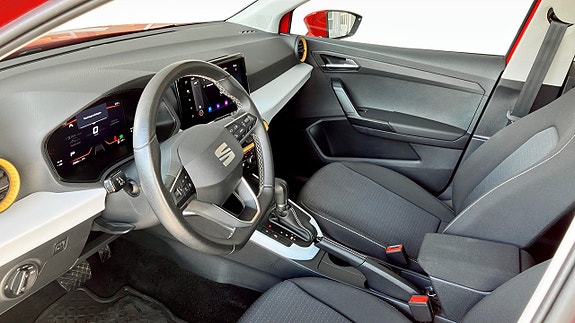 Seat Arona 7 of 12