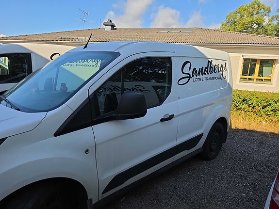 Ford Transit Connect 2 of 6