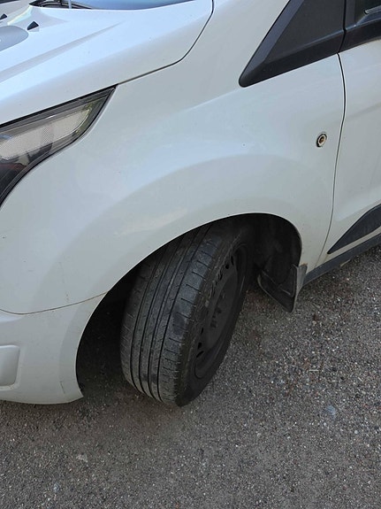 Ford Transit Connect 3 of 6