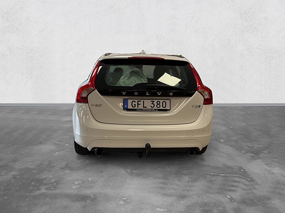 Volvo V60 4 of 20