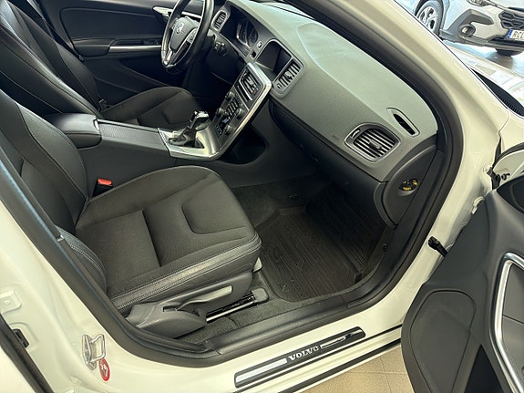 Volvo V60 12 of 20