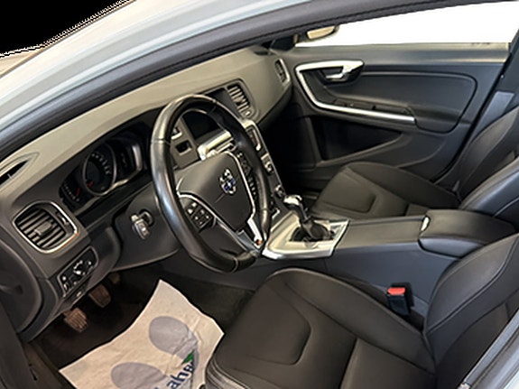 Volvo V60 10 of 20