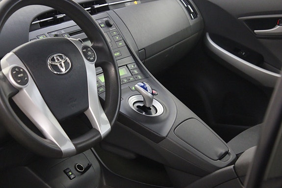 Toyota Prius 11 of 19
