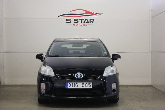 Toyota Prius 3 of 19