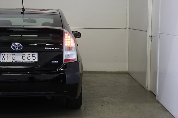 Toyota Prius 6 of 19