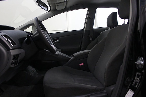 Toyota Prius 12 of 19