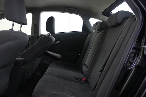 Toyota Prius 13 of 19