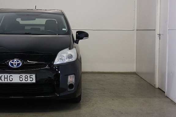 Toyota Prius 4 of 19