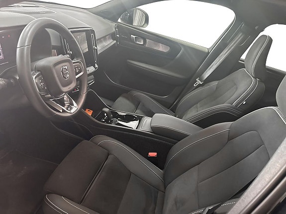 Volvo EX40 6 of 15