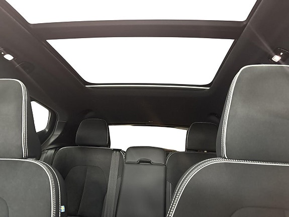Volvo EX40 13 of 15