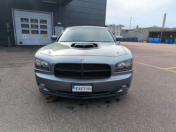 Dodge Charger 2 of 10