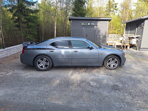 Dodge Charger 8 of 10