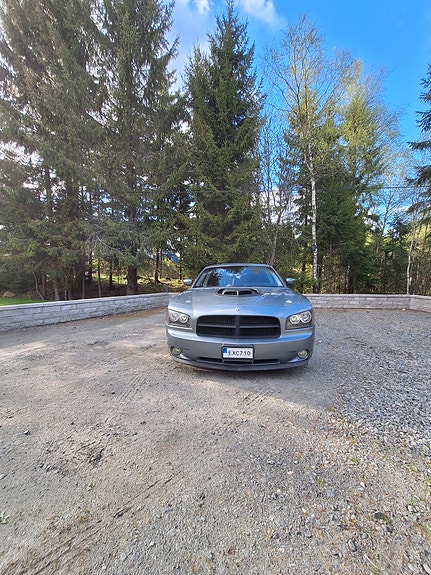 Dodge Charger 6 of 10