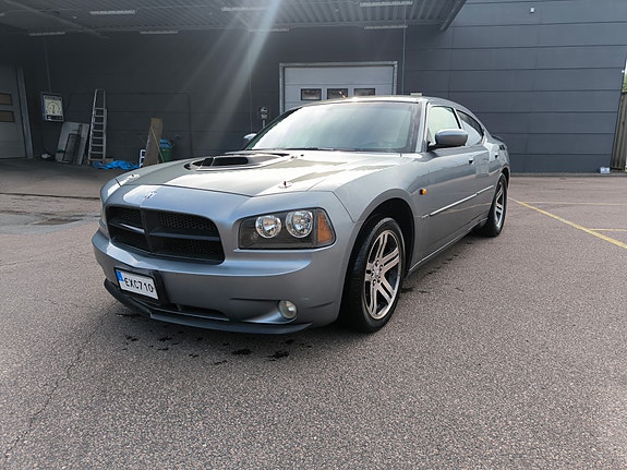 Dodge Charger 5 of 10