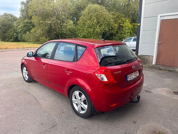 Kia Ceed 10 of 17