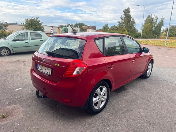 Kia Ceed 8 of 17