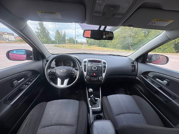 Kia Ceed 13 of 17