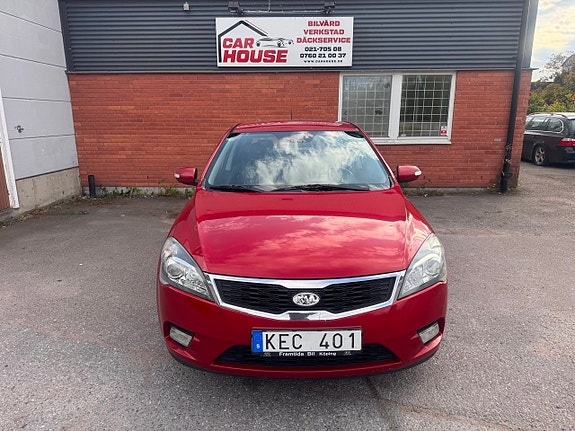 Kia Ceed 2 of 17