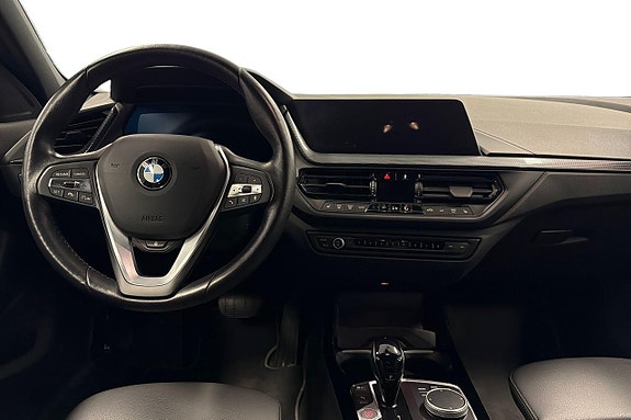 BMW 118i 8 of 18